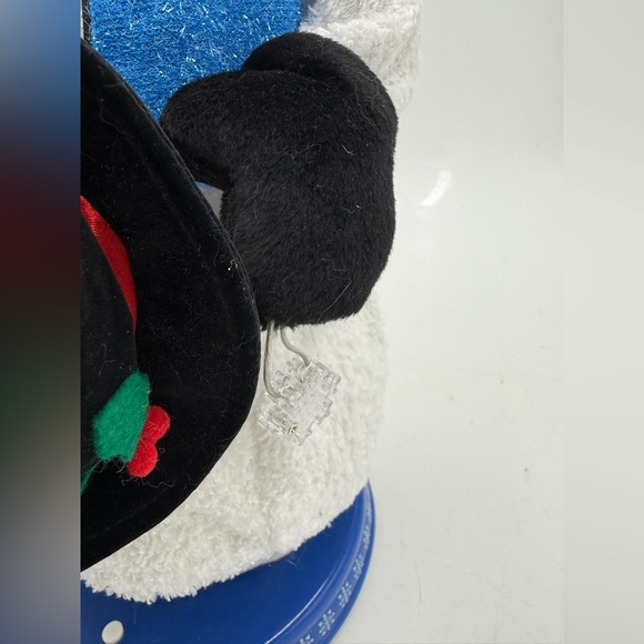 2002 Spinning Snowflake Animated Dancing / Singing Snowman by Gemmy Industries - Picture 3 of 9